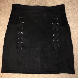 Black skirt with pockets